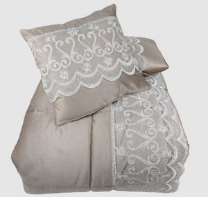 Trapunta Matrimoniale di Laura Blasi + 2 Cuscini Arredo in Pizzo_0